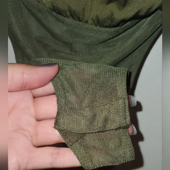 🎉HP 🎉NWT Socialite Women's Lace Trim Satin Bodysuit Size Medium in Olive Green - Picture 8 of 9